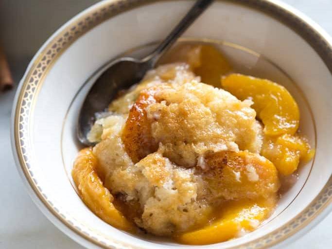 Old-Fashioned Peach Cobbler
