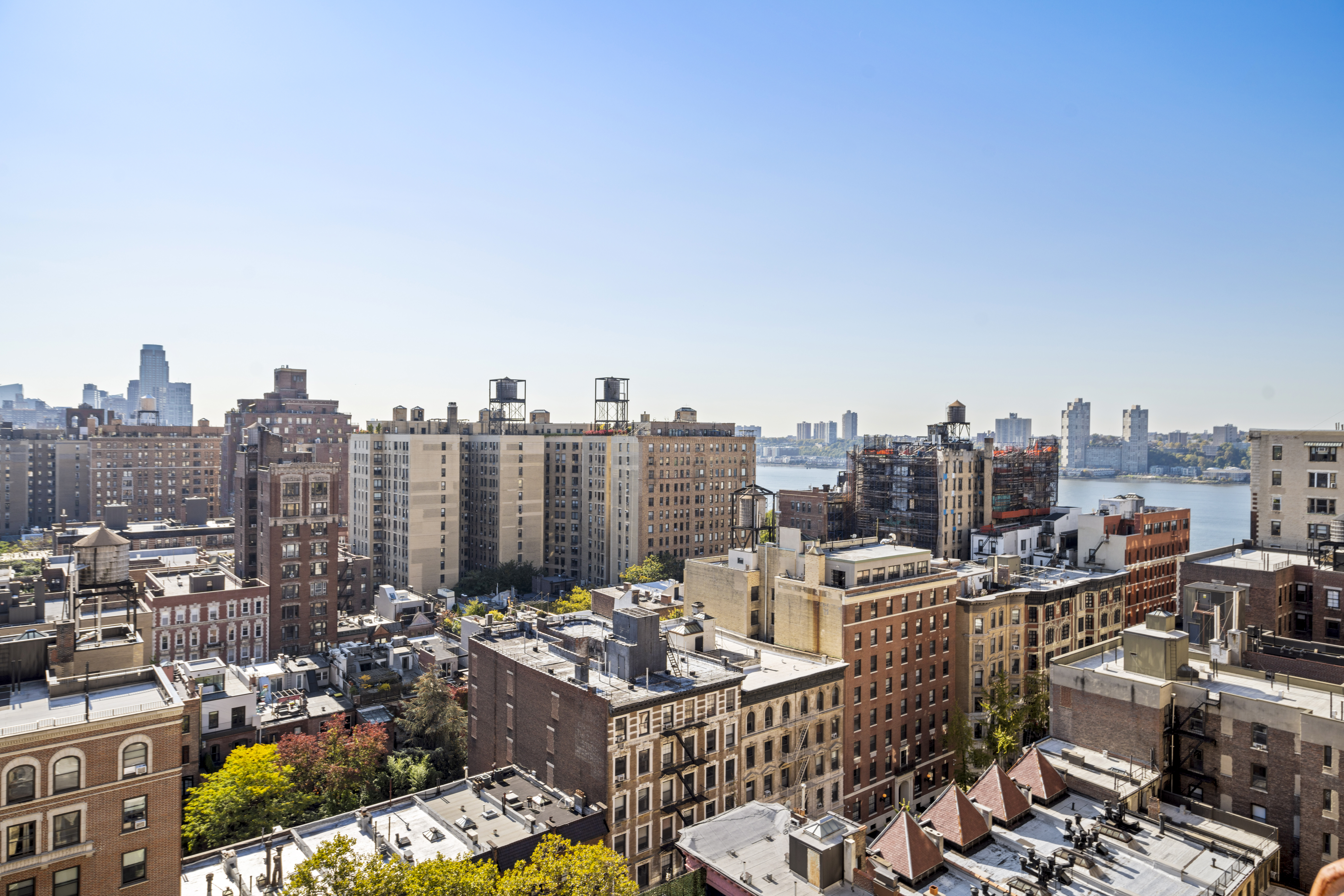 Aerial view of Upper West Side, showcasing the dense array of buildings and the unique Manhattan architecture.