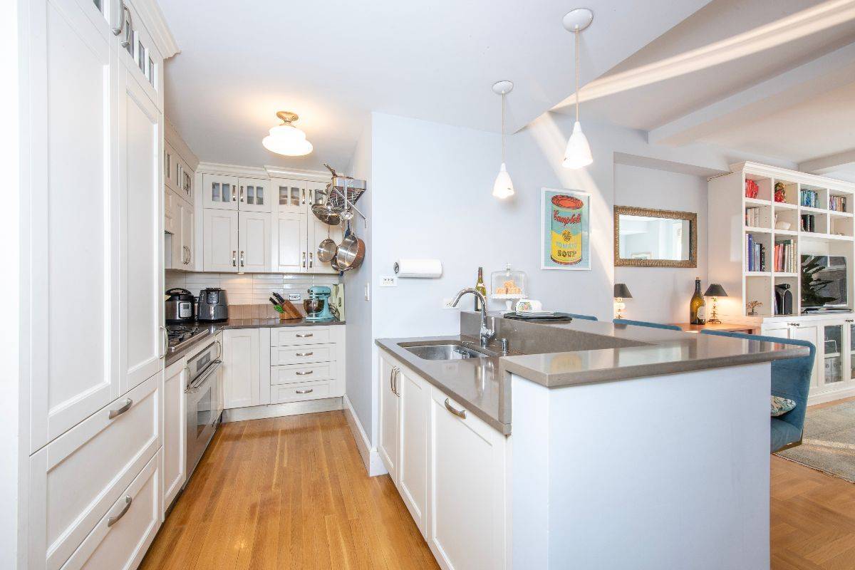 Spacious kitchen Zweben Team-Top Upper West Side Realtor-27 West 72nd St #505